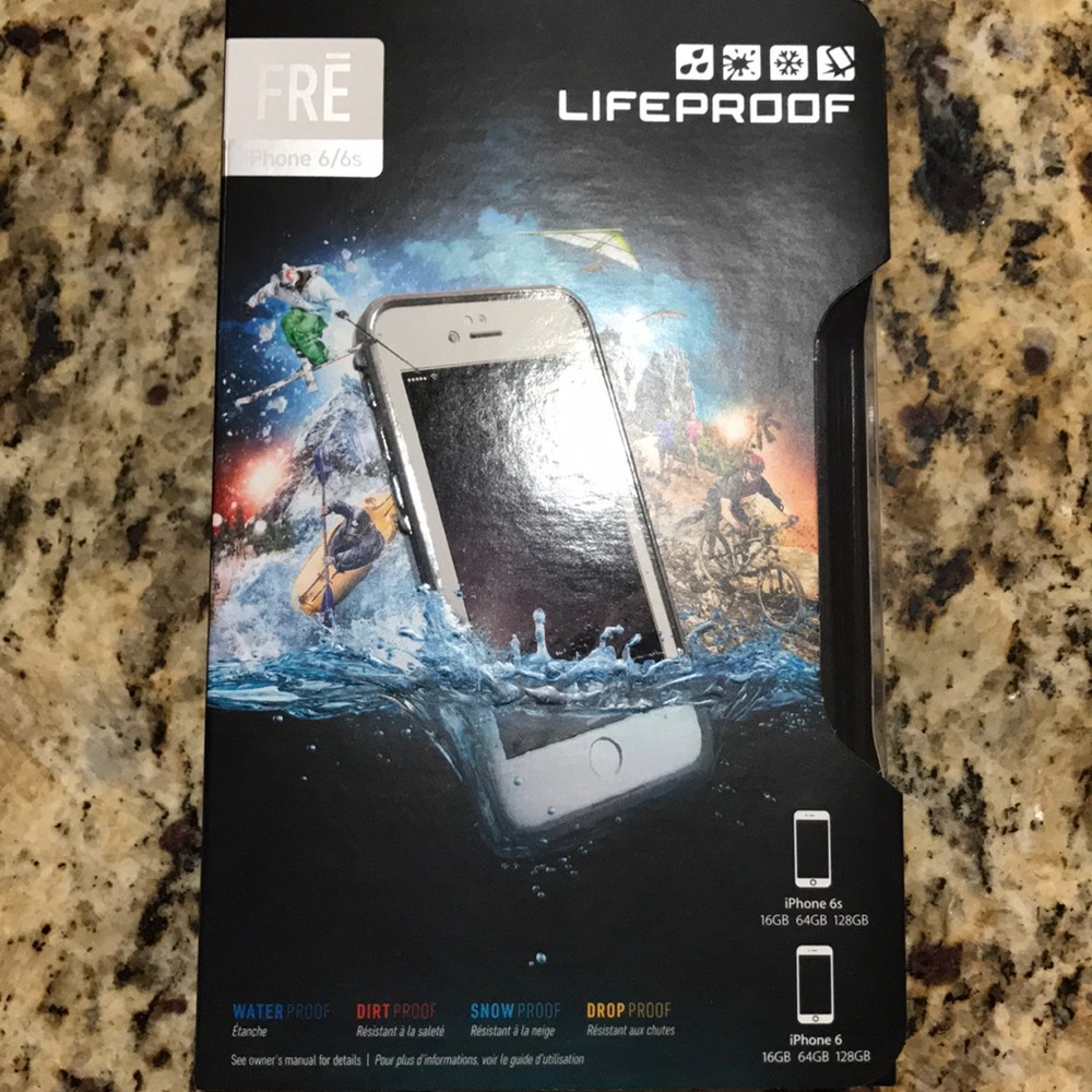 White LIFEPROOF FRE iPhone 6/6s Case